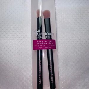 Real Techniques brushes/ New